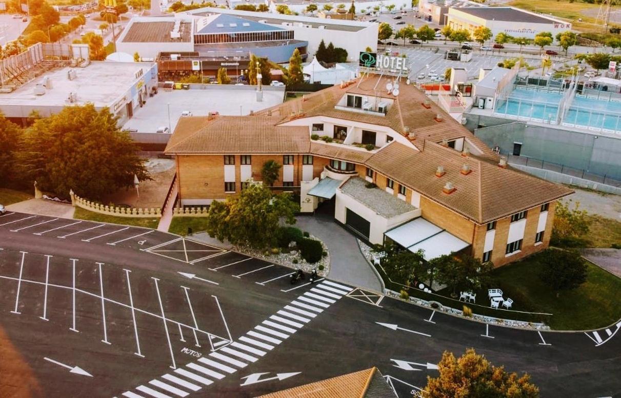 Hotel Els Noguers มันเรซา ภายนอก รูปภาพ